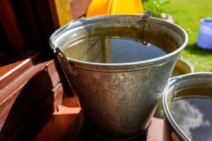 bucket of water 